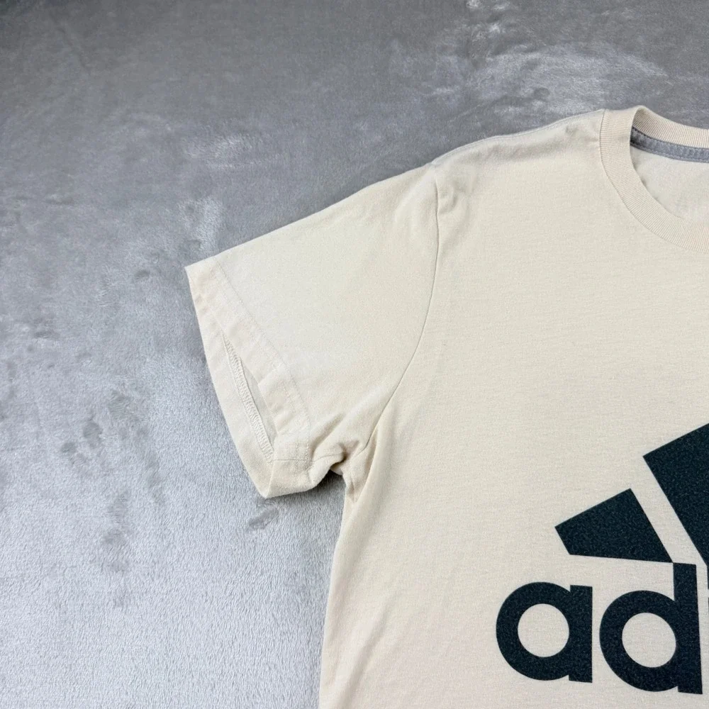 Adidas The Go-To Performance Tee Men's Medium Beige Climalite Graphic T-Shirt